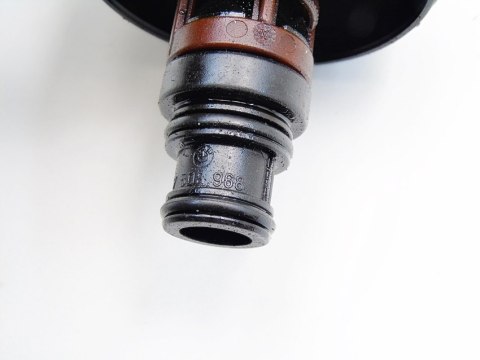 KOREK FILTRA OLEJU 1.8 BMW 3 E46 316 I TI 318 KOREK FILTRA OLEJU 1.8 BMW 3 E46 316 I TI 318