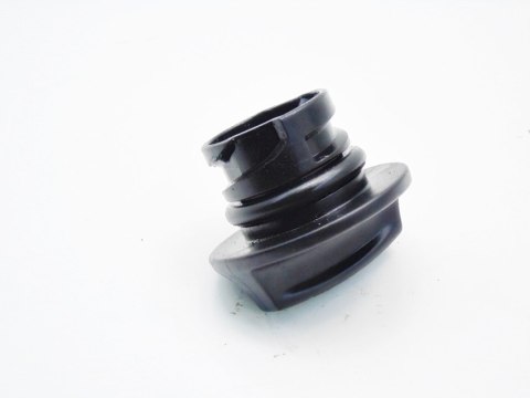 KOREK WLEWU OLEJU 2.0 CDTI INSIGNIA ZAFIRA C ASTRA KOREK WLEWU OLEJU 2.0 CDTI INSIGNIA ZAFIRA C ASTRA