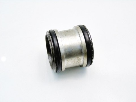 ŁĄCZNIK TULEJA WODY 2.0i BMW 3 E46 318 I CI TI N42 ŁĄCZNIK TULEJA WODY 2.0i BMW 3 E46 318 I CI TI N42