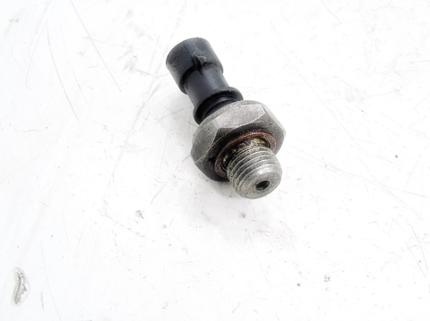 CZUJNIK OLEJU ASTRA F CORSA B COMBO 1.4 8V CZUJNIK OLEJU ASTRA F CORSA B COMBO 1.4 8V