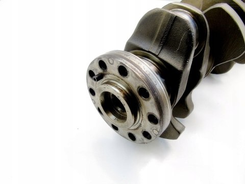 WAŁ KORBOWY 2.4 D S80 V70 II S60 XC90 XC70 D5244T WAŁ KORBOWY 2.4 D S80 V70 II S60 XC90 XC70 D5244T