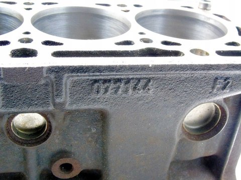 BLOK 077144 1.4 16V CLIO 2 MEGANE 2 THALIA SCENIC BLOK 077144 1.4 16V CLIO 2 MEGANE 2 THALIA SCENIC