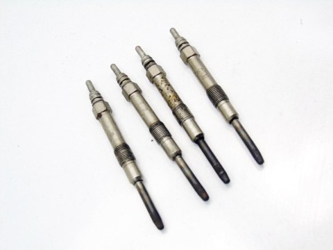 ŚWIECE ŻAROWE 1.9 JTD STILO BRAVO 2 147 159 DOBLO ŚWIECE ŻAROWE 1.9 JTD STILO BRAVO 2 147 159 DOBLO