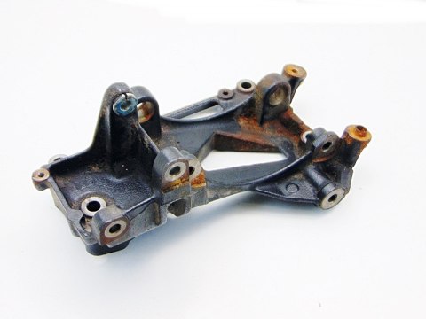 ŁAPA SILNIKA 2.0 16V 407 C5 C4 307 XSARA 607 C8 ŁAPA SILNIKA 2.0 16V 407 C5 C4 307 XSARA 607 C8