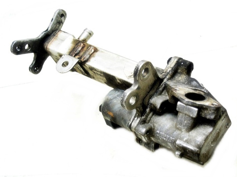 ZAWÓR CHŁODNICA EGR VOLVO 2.4D V70 II D5 XC90 S60 ZAWÓR CHŁODNICA EGR VOLVO 2.4D V70 II D5 XC90 S60