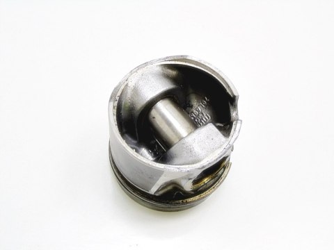 TŁOK 79L69 1/2 1.9 TDI BEETLE BORA GOLF OCTAVIA A3 TŁOK 79L69 1/2 1.9 TDI BEETLE BORA GOLF OCTAVIA A3