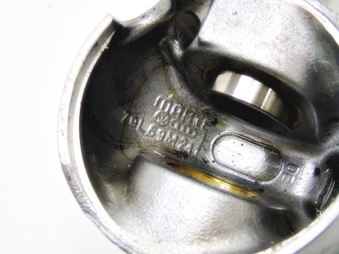 TŁOK 79L69 1/2 1.9 TDI BEETLE BORA GOLF OCTAVIA A3 TŁOK 79L69 1/2 1.9 TDI BEETLE BORA GOLF OCTAVIA A3