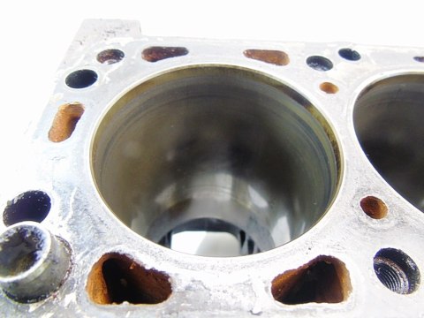 BLOK SILNIKA F16D3 1.6 16V LACETTI NUBIRA 2 BLOK SILNIKA F16D3 1.6 16V LACETTI NUBIRA 2