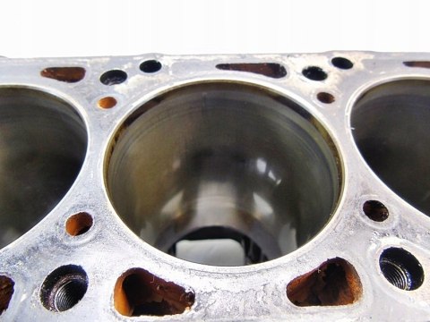 BLOK SILNIKA F16D3 1.6 16V LACETTI NUBIRA 2 BLOK SILNIKA F16D3 1.6 16V LACETTI NUBIRA 2