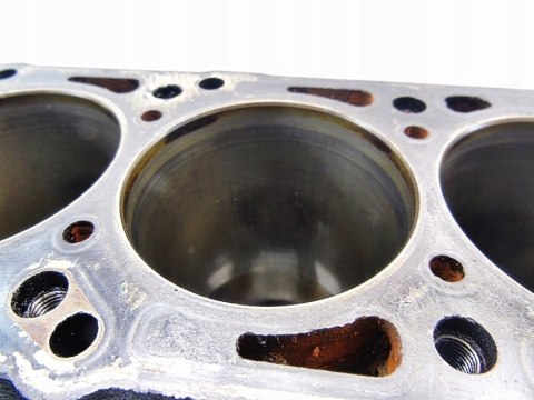 BLOK SILNIKA F16D3 1.6 16V LACETTI NUBIRA 2 BLOK SILNIKA F16D3 1.6 16V LACETTI NUBIRA 2