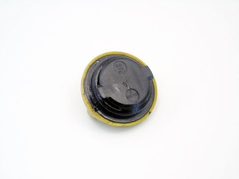 KOREK WLEWU OLEJU 1.7 CDTI ASTRA G H COMBO CORSA C KOREK WLEWU OLEJU 1.7 CDTI ASTRA G H COMBO CORSA C