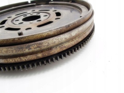 KOŁO ZAMACHOWE DWUMASOWE 1.8 20V PASSAT AUDI A4 A6 KOŁO ZAMACHOWE DWUMASOWE 1.8 20V PASSAT AUDI A4 A6