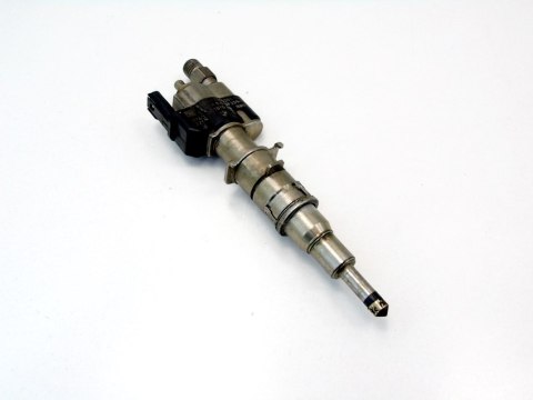 WTRYSKIWACZ 4.4 BMW 550 650 750 F07 X5 X6 7585261 WTRYSKIWACZ 4.4 BMW 550 650 750 F07 X5 X6 7585261