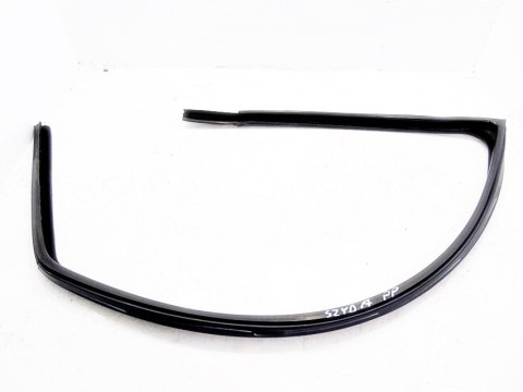USZCZELKA SZYBY DRZWI PRAWY PRZÓD FORD FOCUS MK1 USZCZELKA SZYBY DRZWI PRAWY PRZÓD FORD FOCUS MK1