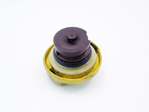 KOREK WLEWU OLEJU 2.2 16V VECTRA C SIGNUM ZAFIRA B KOREK WLEWU OLEJU 2.2 16V VECTRA C SIGNUM ZAFIRA B