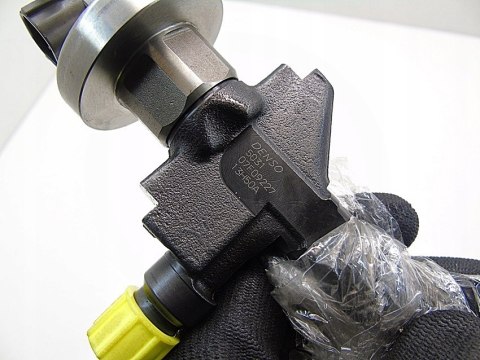 WTRYSKIWACZ 2.0 DI CITD MAZDA 3 5 6 MPV 2 FR5C WTRYSKIWACZ 2.0 DI CITD MAZDA 3 5 6 MPV 2 FR5C