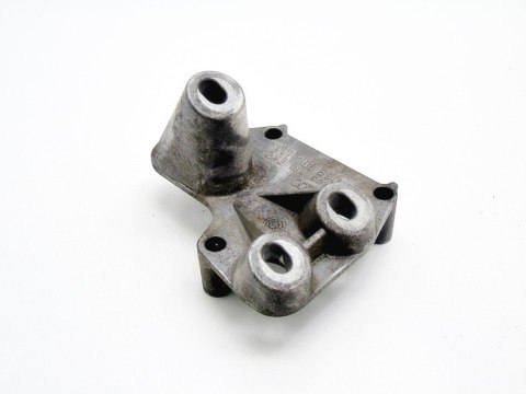 ŁAPA MOCOWANIE SILNIKA 1.6 8V PASSAT B5 AUDI A4 B5 ŁAPA MOCOWANIE SILNIKA 1.6 8V PASSAT B5 AUDI A4 B5