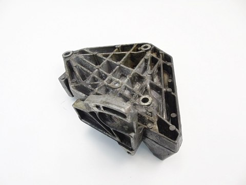ŁAPA SILNIKA 2.0 20V PASSAT B5.5 AUDI A4 B6 B7 A6 ŁAPA SILNIKA 2.0 20V PASSAT B5.5 AUDI A4 B6 B7 A6