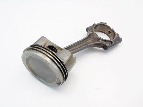 TŁOK KORBOWÓD 2.0 20V PASSAT B5 AUDI A4 B6 B7 A6 TŁOK KORBOWÓD 2.0 20V PASSAT B5 AUDI A4 B6 B7 A6