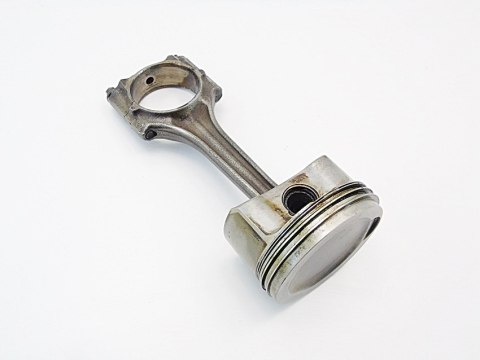 TŁOK KORBOWÓD 2.0 20V PASSAT B5 AUDI A4 B6 B7 A6 TŁOK KORBOWÓD 2.0 20V PASSAT B5 AUDI A4 B6 B7 A6