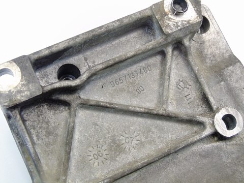 ŁAPA SILNIKA 1.6 16V 307 C4 206 207 308 XSARA C3 ŁAPA SILNIKA 1.6 16V 307 C4 206 207 308 XSARA C3