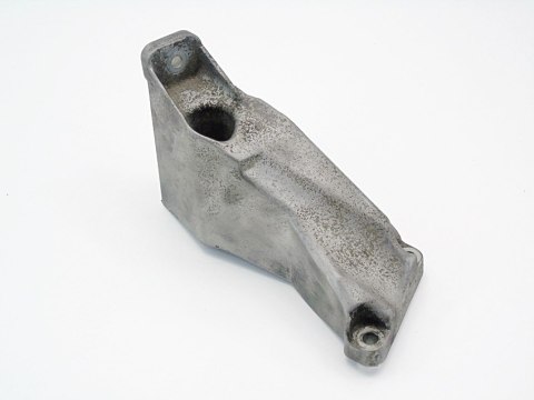 ŁAPA WSPORNIK SILNIKA 1.6 8V PASSAT B5 AUDI A4 B5 ŁAPA WSPORNIK SILNIKA 1.6 8V PASSAT B5 AUDI A4 B5
