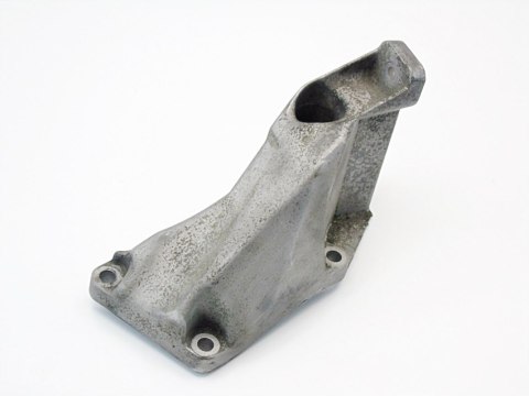ŁAPA WSPORNIK SILNIKA 1.6 8V PASSAT B5 AUDI A4 B5 ŁAPA WSPORNIK SILNIKA 1.6 8V PASSAT B5 AUDI A4 B5