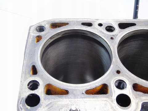 BLOK AEB 058103021E 1.8 T 20V PASSAT B5 AUDI A4 A6 BLOK AEB 058103021E 1.8 T 20V PASSAT B5 AUDI A4 A6