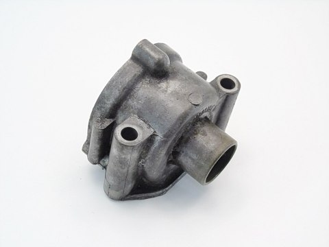 OBUDOWA TERMOSTATU 2.3 8V MERCEDES W123 S123 C123 OBUDOWA TERMOSTATU 2.3 8V MERCEDES W123 S123 C123