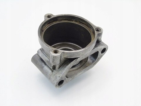 OBUDOWA TERMOSTATU 2.3 8V MERCEDES W123 S123 C123 OBUDOWA TERMOSTATU 2.3 8V MERCEDES W123 S123 C123