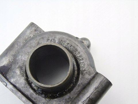 OBUDOWA TERMOSTATU 2.3 8V MERCEDES W123 S123 C123 OBUDOWA TERMOSTATU 2.3 8V MERCEDES W123 S123 C123
