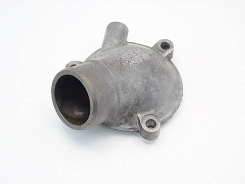 OBUDOWA TERMOSTATU 2.3 8V MERCEDES W123 S123 C123 OBUDOWA TERMOSTATU 2.3 8V MERCEDES W123 S123 C123