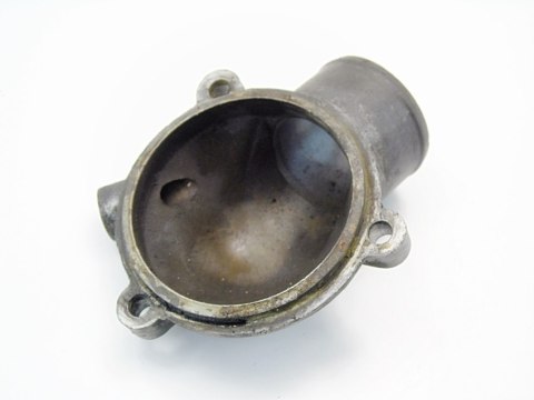 OBUDOWA TERMOSTATU 2.3 8V MERCEDES W123 S123 C123 OBUDOWA TERMOSTATU 2.3 8V MERCEDES W123 S123 C123