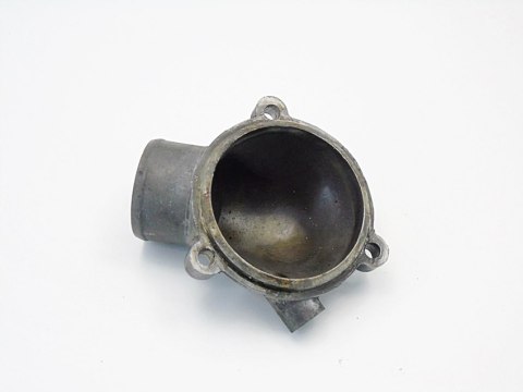 OBUDOWA TERMOSTATU 2.3 8V MERCEDES W123 S123 C123 OBUDOWA TERMOSTATU 2.3 8V MERCEDES W123 S123 C123