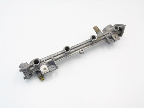 LISTWA WTRYSKOWA 2.0 B MERCEDES E200 W210 S210 LISTWA WTRYSKOWA 2.0 B MERCEDES E200 W210 S210