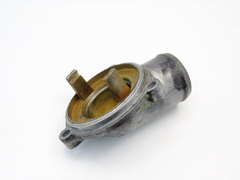OBUDOWA TERMOSTATU 2.0 B MERCEDES E200 W210 S210 OBUDOWA TERMOSTATU 2.0 B MERCEDES E200 W210 S210