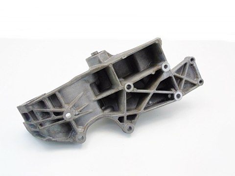 ŁAPA SILNIKA 1.6 8V PASSAT B5 AUDI A4 06B903143F ŁAPA SILNIKA 1.6 8V PASSAT B5 AUDI A4 06B903143F