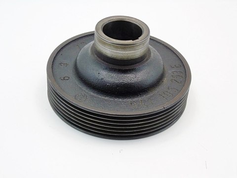 KOŁO PASOWE 1.3 8V MPI SKODA FELICIA 047105253E KOŁO PASOWE 1.3 8V MPI SKODA FELICIA 047105253E