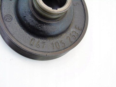 KOŁO PASOWE 1.3 8V MPI SKODA FELICIA 047105253E KOŁO PASOWE 1.3 8V MPI SKODA FELICIA 047105253E