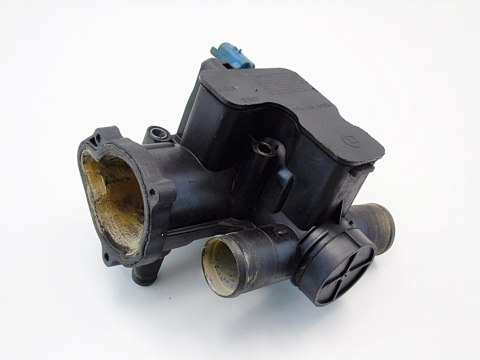 OBUDOWA TERMOSTATU 2.0 TDCI C-MAX FOCUS 2 V50 S40 OBUDOWA TERMOSTATU 2.0 TDCI C-MAX FOCUS 2 V50 S40