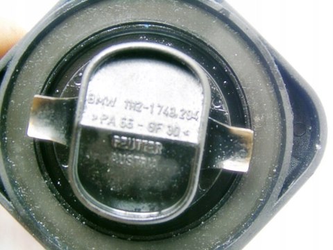 KOREK WLEWU OLEJU 2.0 D BMW E46 E39 320 520 318 D KOREK WLEWU OLEJU 2.0 D BMW E46 E39 320 520 318 D