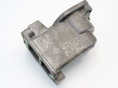 OBUDOWA TERMOSTATU 2.4 20V VOLVO V70 S70 C70 850 OBUDOWA TERMOSTATU 2.4 20V VOLVO V70 S70 C70 850