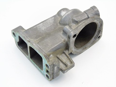 OBUDOWA TERMOSTATU 2.4 20V VOLVO V70 S70 C70 850 OBUDOWA TERMOSTATU 2.4 20V VOLVO V70 S70 C70 850