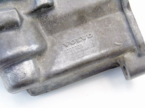 OBUDOWA TERMOSTATU 2.4 20V VOLVO V70 S70 C70 850 OBUDOWA TERMOSTATU 2.4 20V VOLVO V70 S70 C70 850