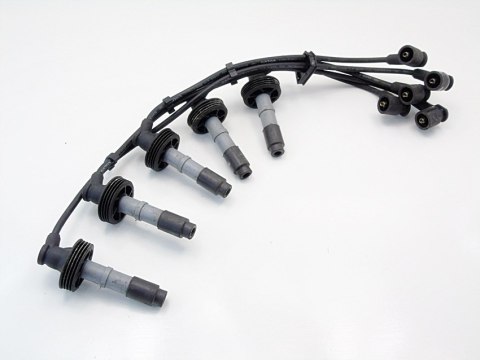 PRZEWODY ZAPŁONOWE 2.4 20V VOLVO V70 S70 C70 850 PRZEWODY ZAPŁONOWE 2.4 20V VOLVO V70 S70 C70 850