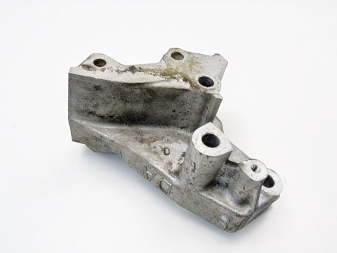 ŁAPA WSPORNIK SILNIKA 3.0 V6 C5 607 807 C6 406 C8 AVANTIME LAGUNA II ŁAPA WSPORNIK SILNIKA 3.0 V6 C5 607 807 C6 406 C8 AVANTIME LAGUNA II