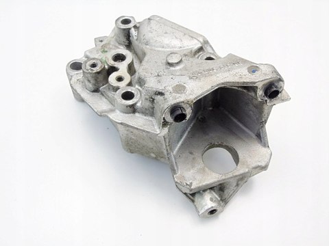 ŁAPA WSPORNIK SILNIKA 3.0 V6 C5 607 807 C6 406 C8 AVANTIME LAGUNA II ŁAPA WSPORNIK SILNIKA 3.0 V6 C5 607 807 C6 406 C8 AVANTIME LAGUNA II