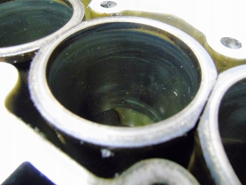 BLOK TULEJE KFU 1.4 16V 307 C4 207 C3 206 1007 BLOK TULEJE KFU 1.4 16V 307 C4 207 C3 206 1007