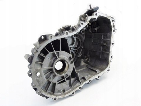OBUDOWA SKRZYNI BIEGÓW 1.9 DI VOLVO V40 S40 OBUDOWA SKRZYNI BIEGÓW 1.9 DI VOLVO V40 S40