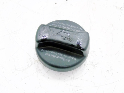 KOREK WLEWU OLEJU AUDI 80 A6 100 C4 COUPE 2.0 8V KOREK WLEWU OLEJU AUDI 80 A6 100 C4 COUPE 2.0 8V